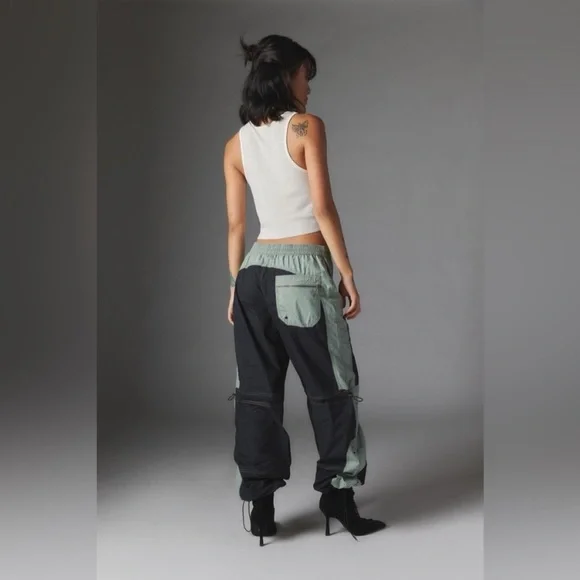 Silence + Noise Urban Outfitters Green Black Baggy Pants - Picture 2 of 14